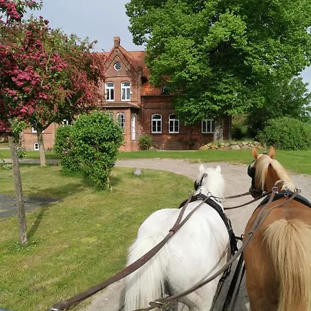 Gutshaus Thorstorf Travemuende Apartman